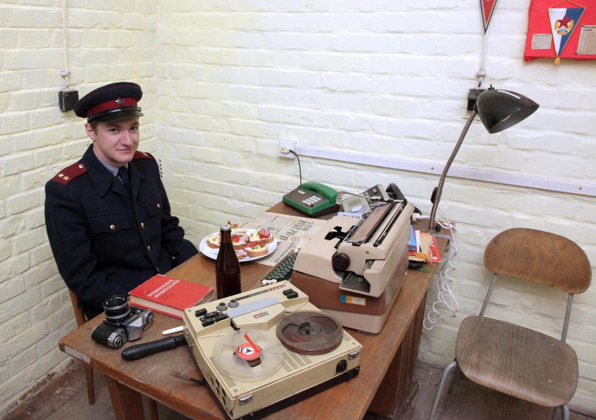 10-z Bunker Hostel *