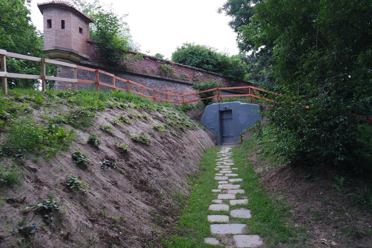 Hostel 10-z Bunker