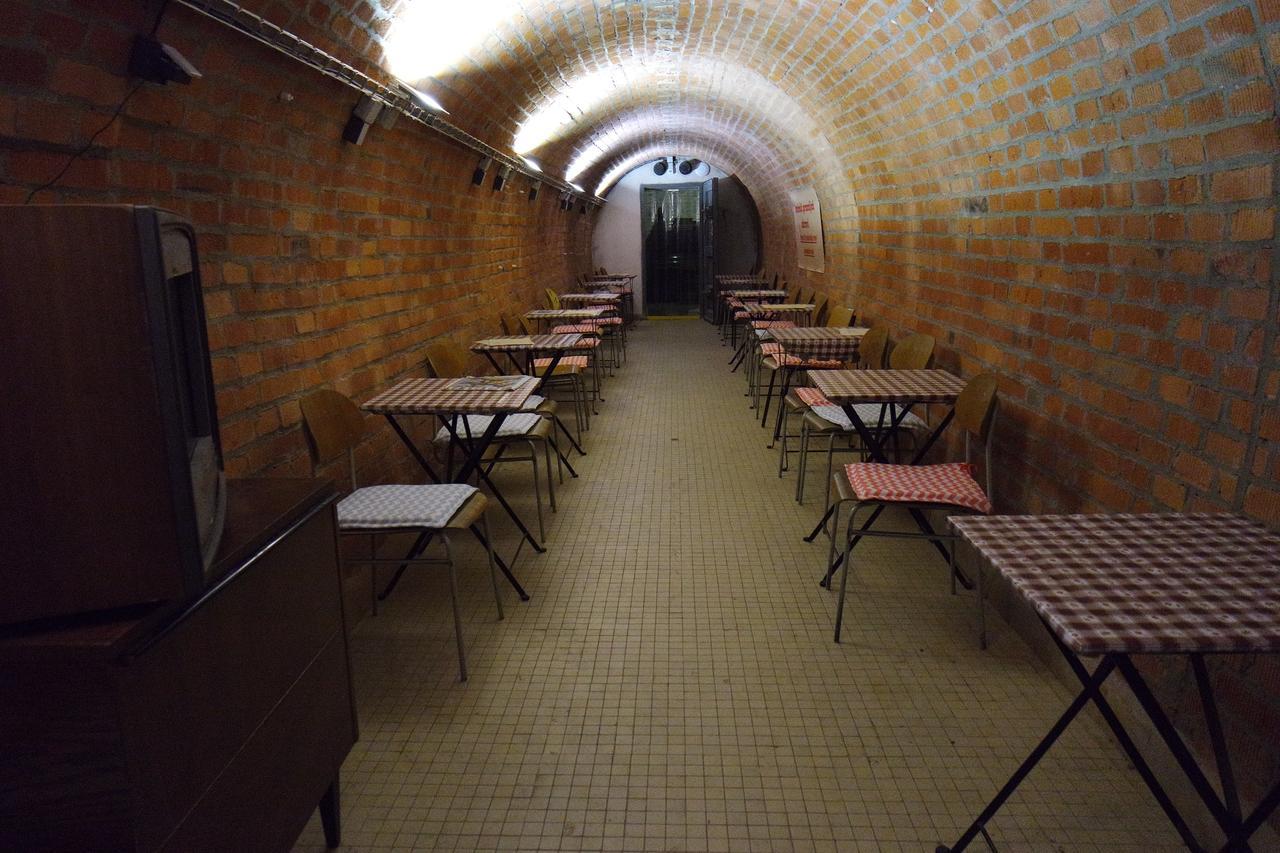 Hostel 10-z Bunker *