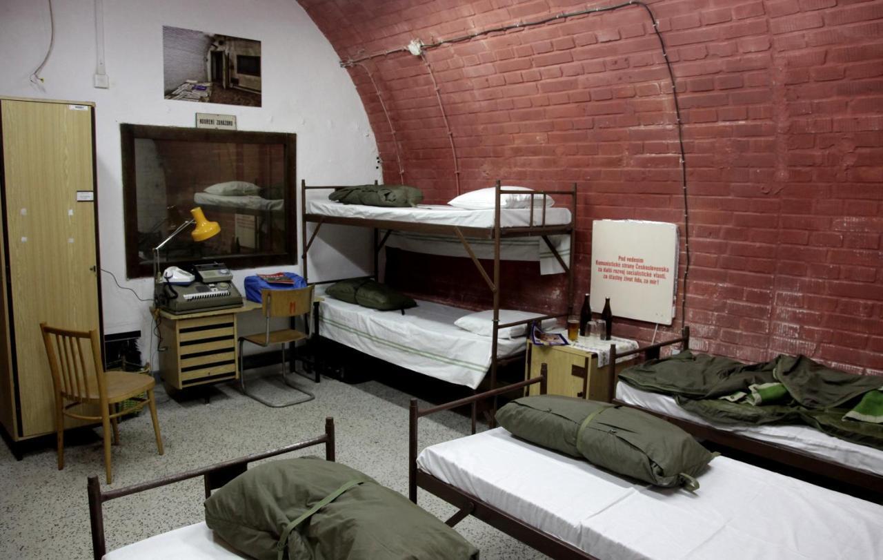 Hostel 10-z Bunker *